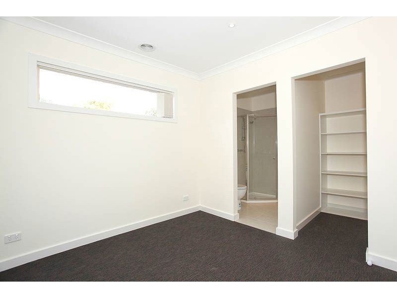 2/6 Mackey Street, Lalor VIC 3075