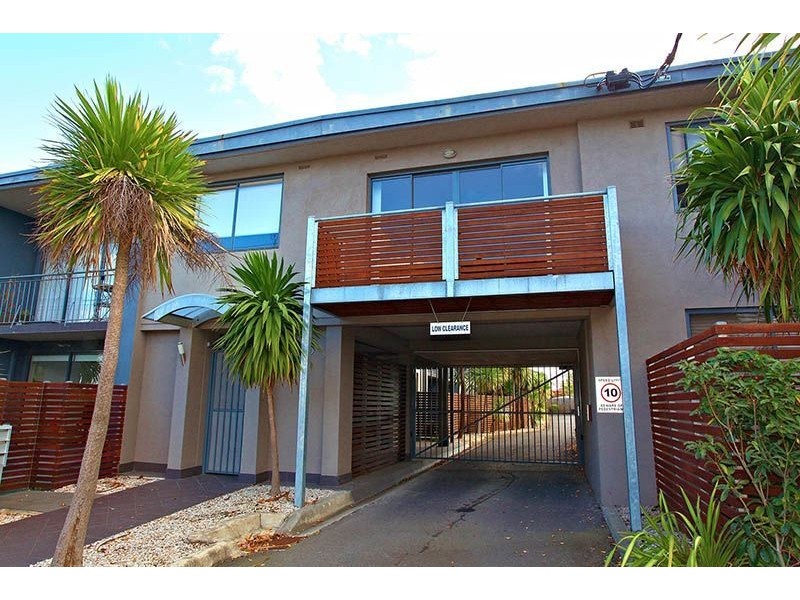 16/383 Gilbert Road, Preston VIC 3072