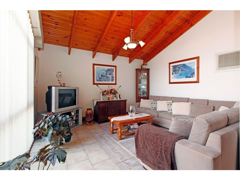 13 Wodonga Crescent, Thomastown VIC 3074