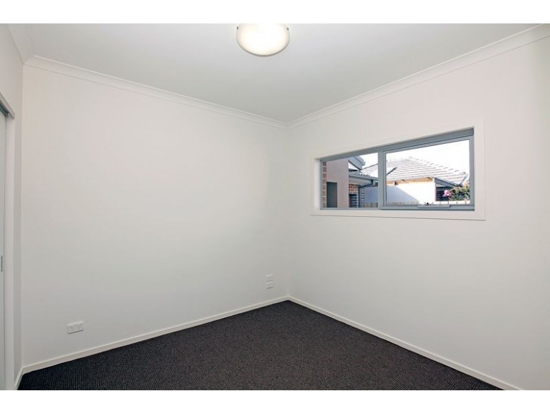 2/16 Clarke Street, Thomastown VIC 3074