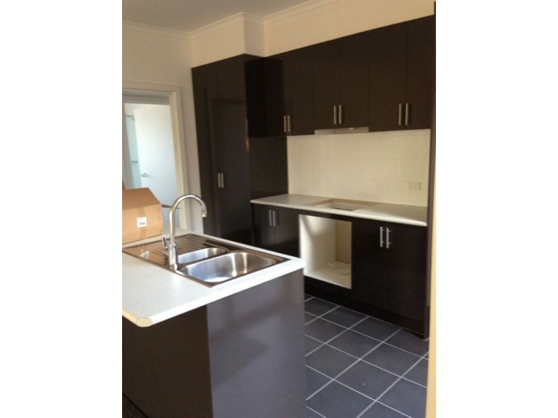 2 & 3/7 Pleasant Road, Thomastown VIC 3074