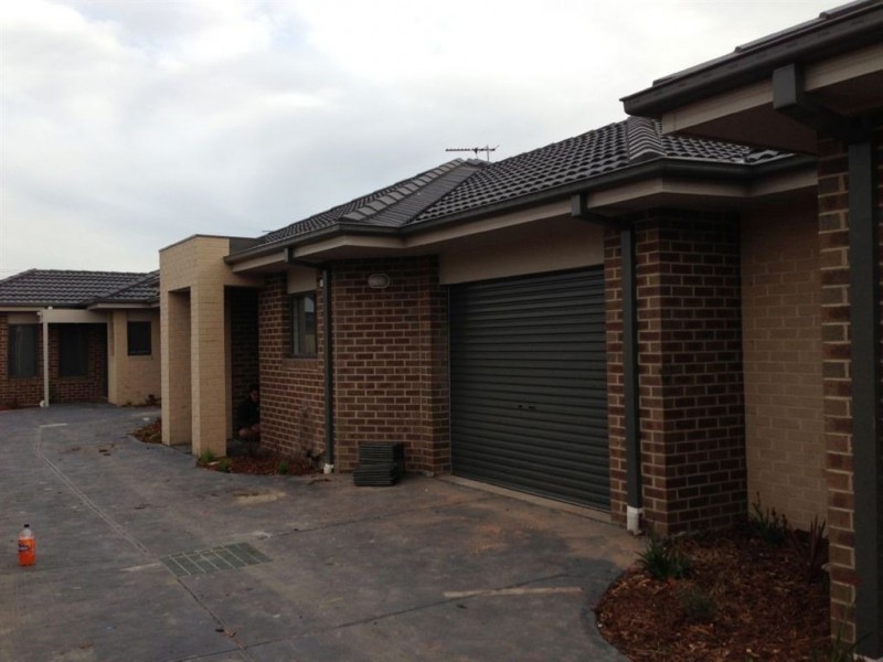 2 & 3/7 Pleasant Road, Thomastown VIC 3074