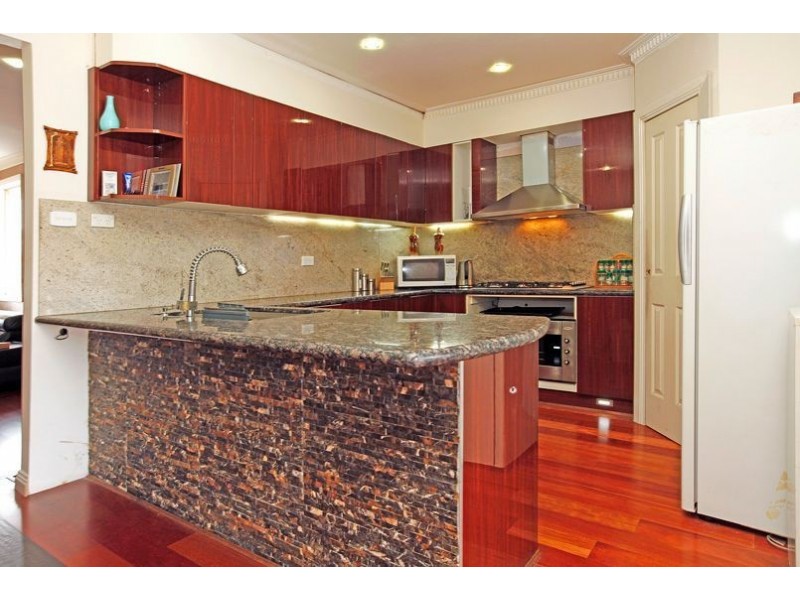 6 Kanimbla Drive, Lalor VIC 3075