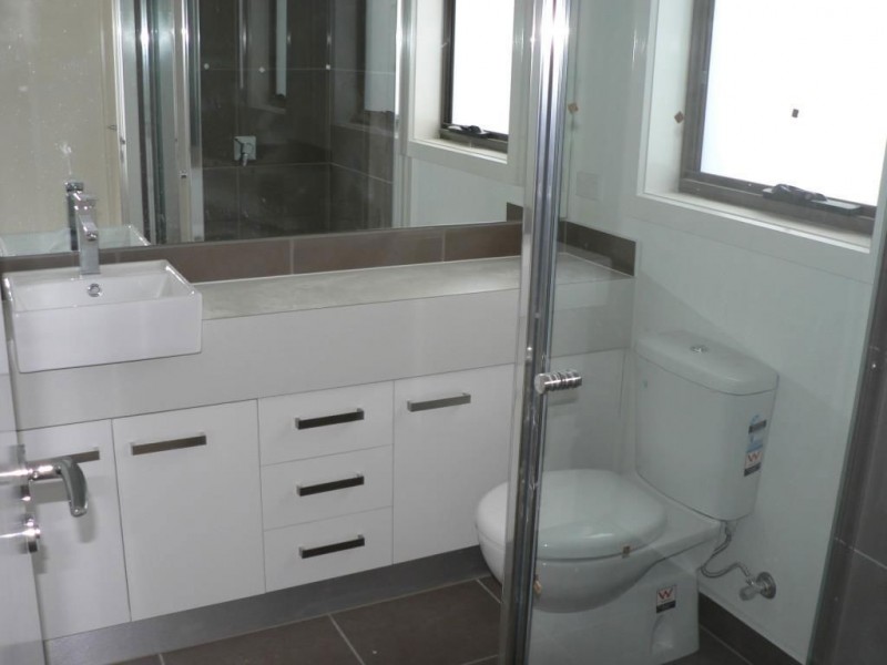 2/8 Mavora Place, South Morang VIC 3752