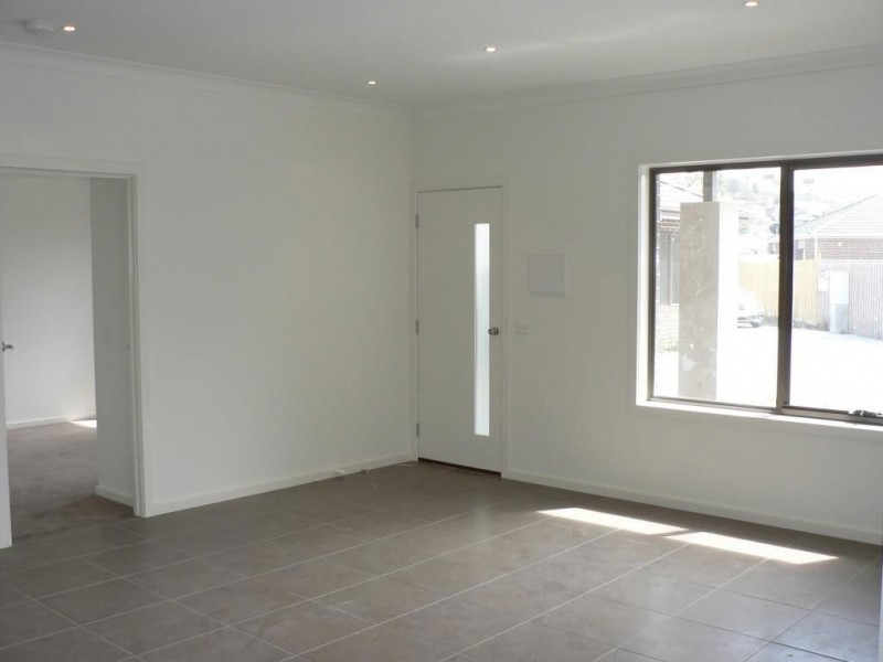 1/8 Mavora Place, South Morang VIC 3752