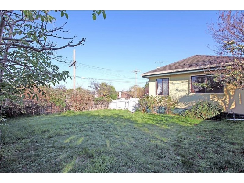 1 Faye Street, Reservoir VIC 3073