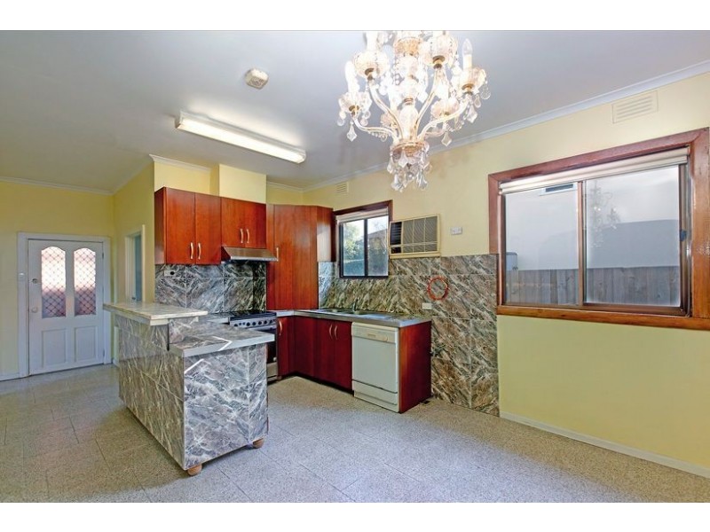 1 Faye Street, Reservoir VIC 3073