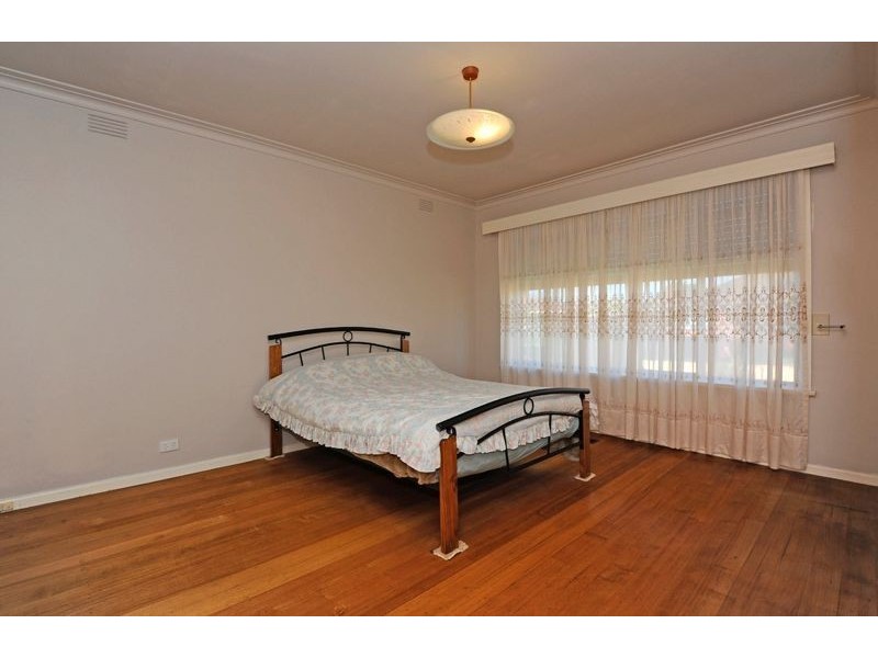 2 Queen Street, Lalor VIC 3075