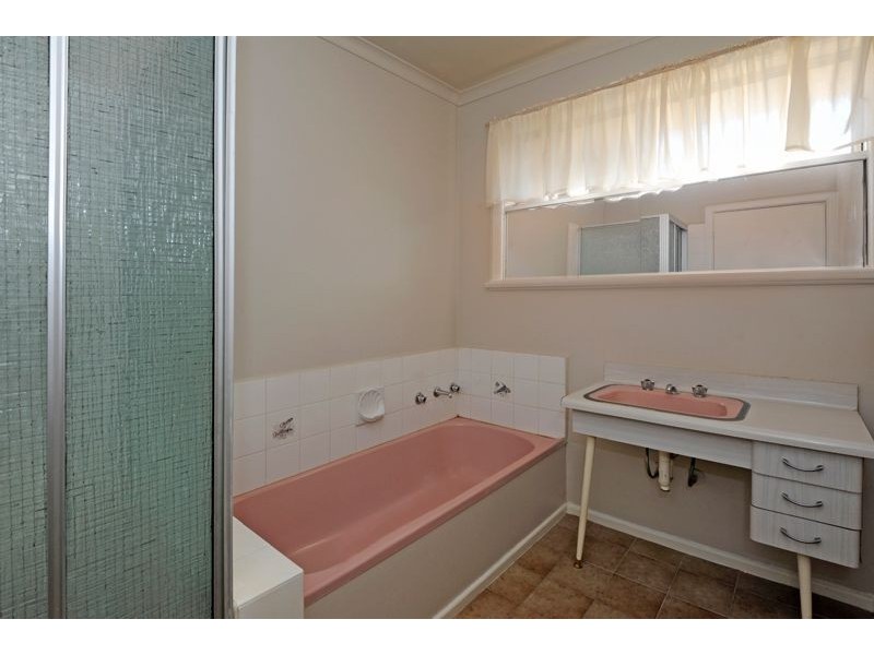 2 Queen Street, Lalor VIC 3075