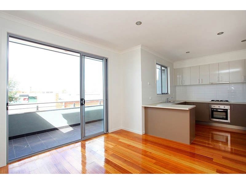 8 Mustang Lane, Thomastown VIC 3074