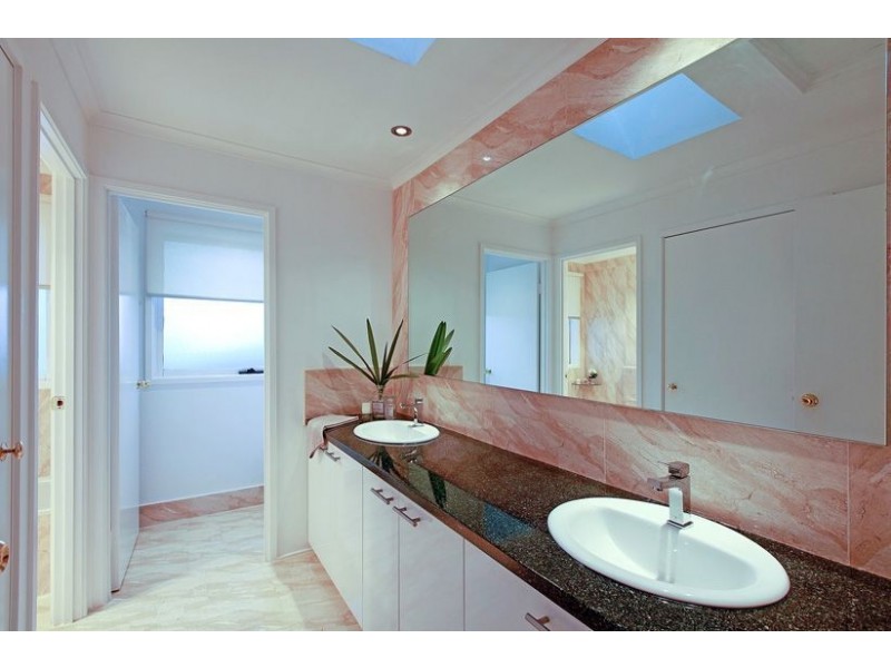 14 Wirraway Crescent, Thomastown VIC 3074