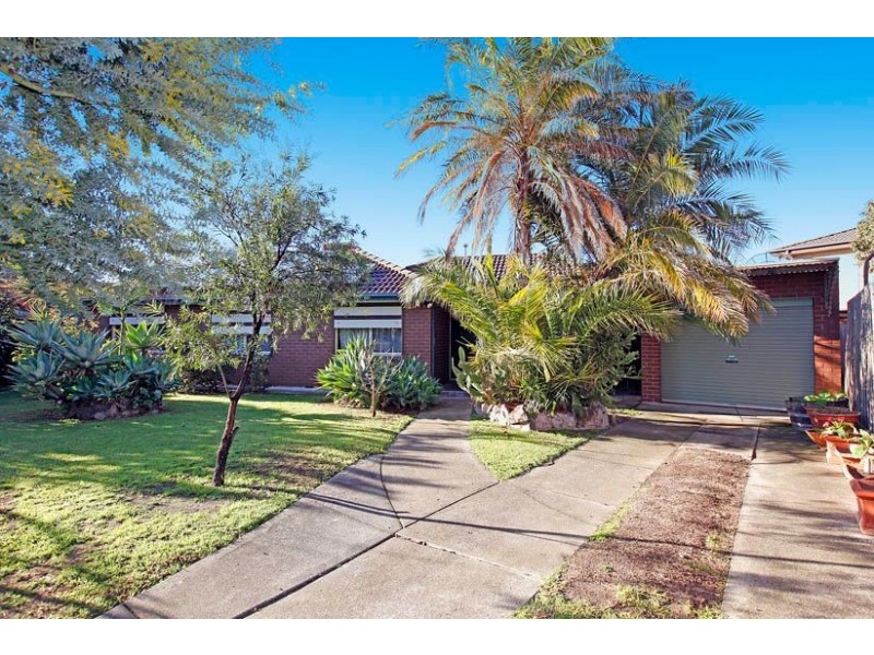 5 Redfern Close, Thomastown VIC 3074