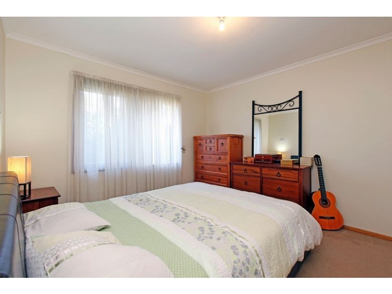 5 Redfern Close, Thomastown VIC 3074