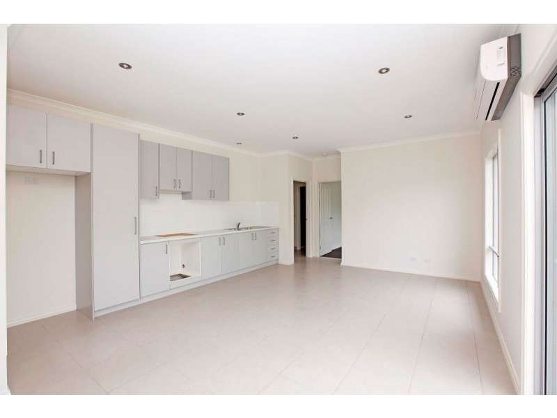 1/14 Highlands Road, Thomastown VIC 3074