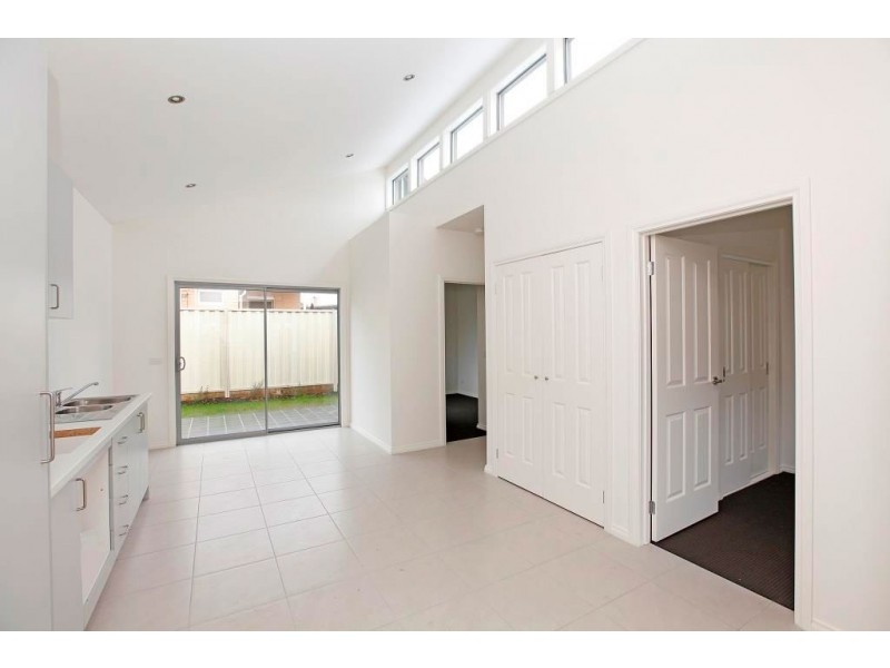 1/14 Highlands Road, Thomastown VIC 3074