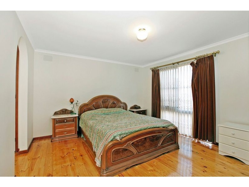 2 Sherwood Drive, Thomastown VIC 3074