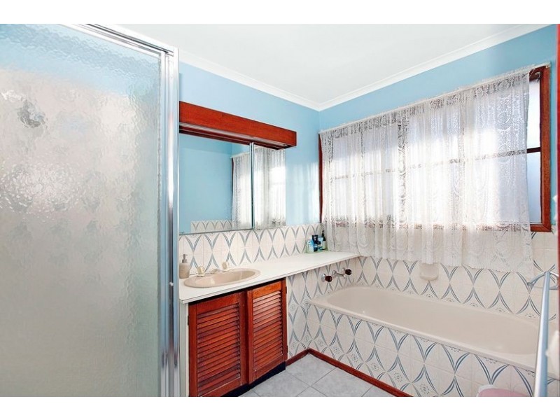 2 Sherwood Drive, Thomastown VIC 3074