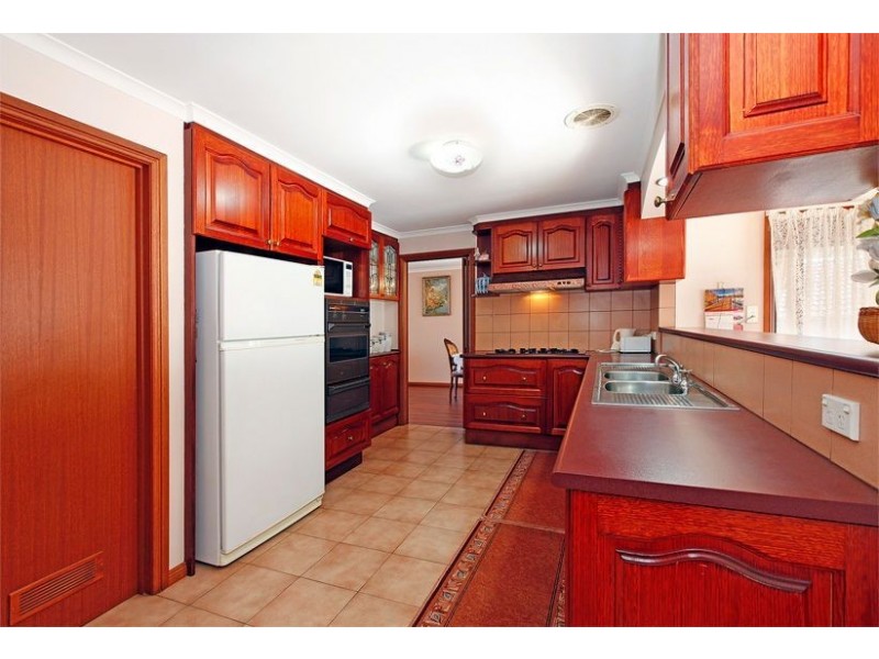 2 Clement Court, Mill Park VIC 3082