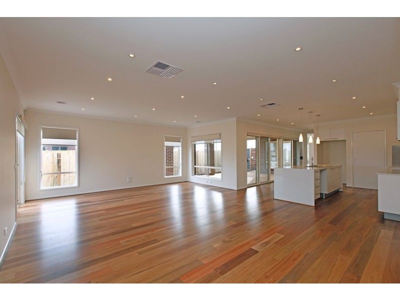 102 Highpark Drive, Wollert VIC 3750