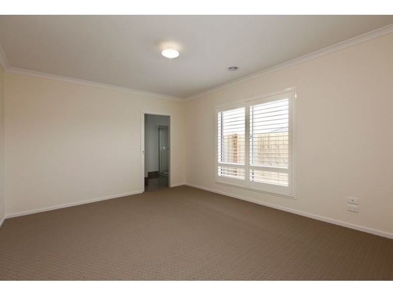 102 Highpark Drive, Wollert VIC 3750