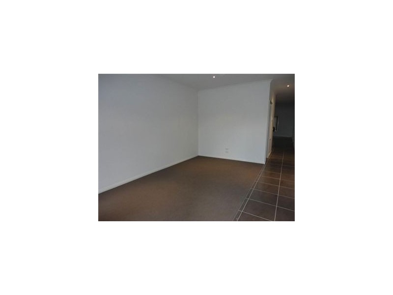 8 Bluehill Way, Wollert VIC 3750