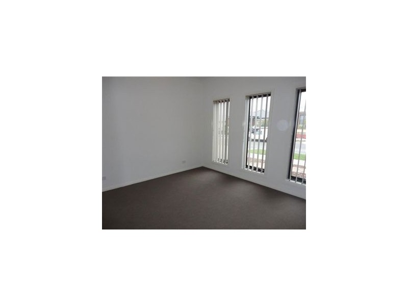 8 Bluehill Way, Wollert VIC 3750