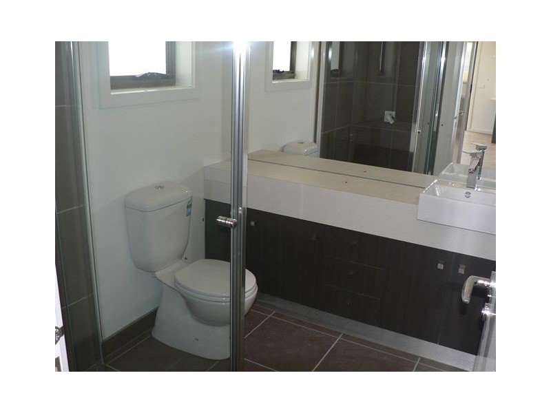 2/17 Mahon Road, Epping VIC 3076