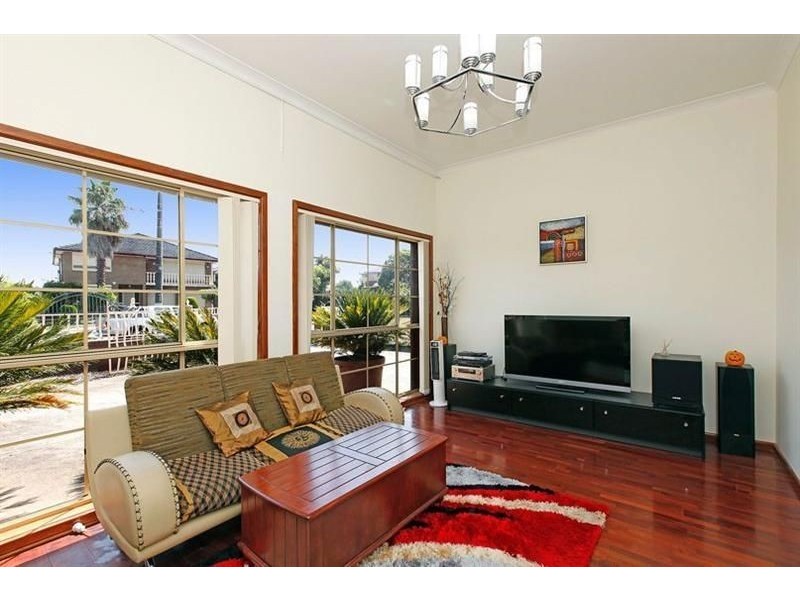 11 greenstone court, Thomastown VIC 3074