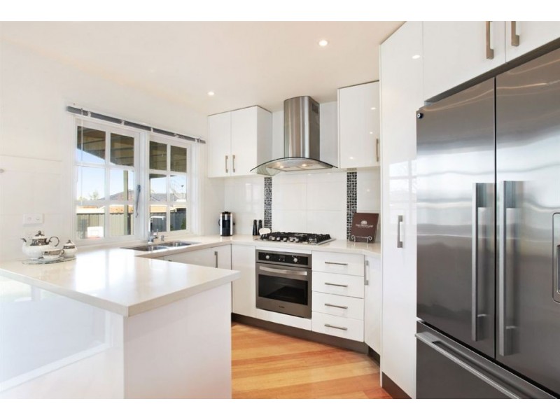 37 Elsey Road, Reservoir VIC 3073