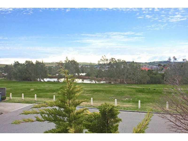 5 Flamingo Point, South Morang VIC 3752