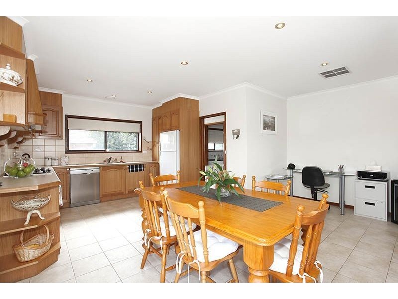 34 Melaleuca Drive, Thomastown VIC 3074