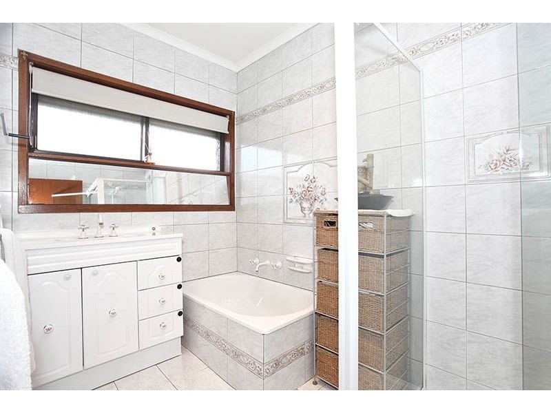 34 Melaleuca Drive, Thomastown VIC 3074