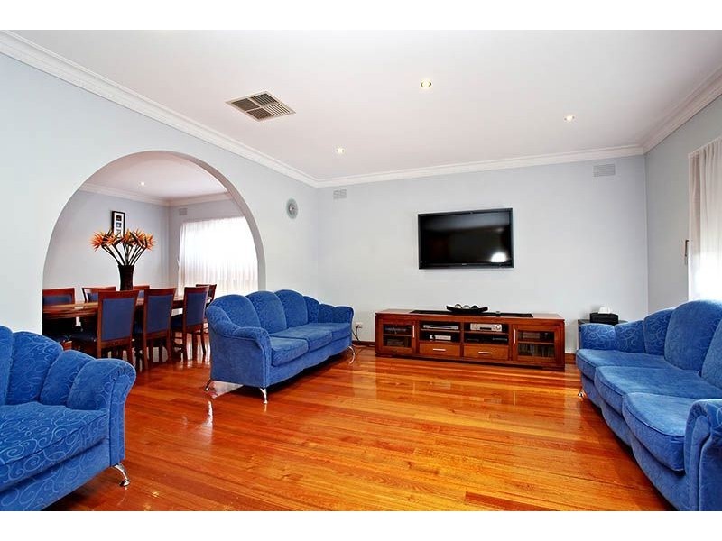 30 Maritana Crescent, Thomastown VIC 3074