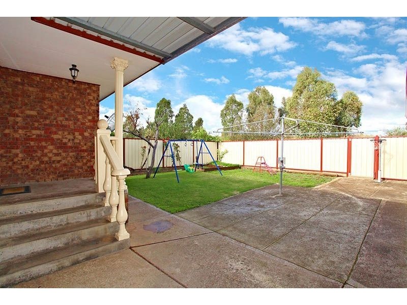 30 Maritana Crescent, Thomastown VIC 3074