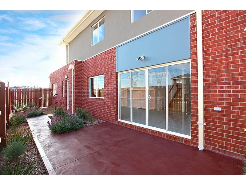 2 Quarterhorse Drive, South Morang VIC 3752