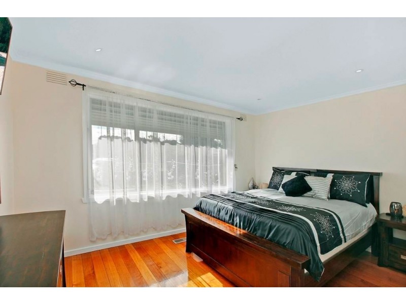 11 Cromwell Court, Lalor VIC 3075