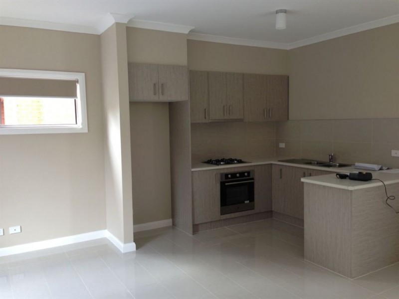 2/37 Darebin Drive, Thomastown VIC 3074