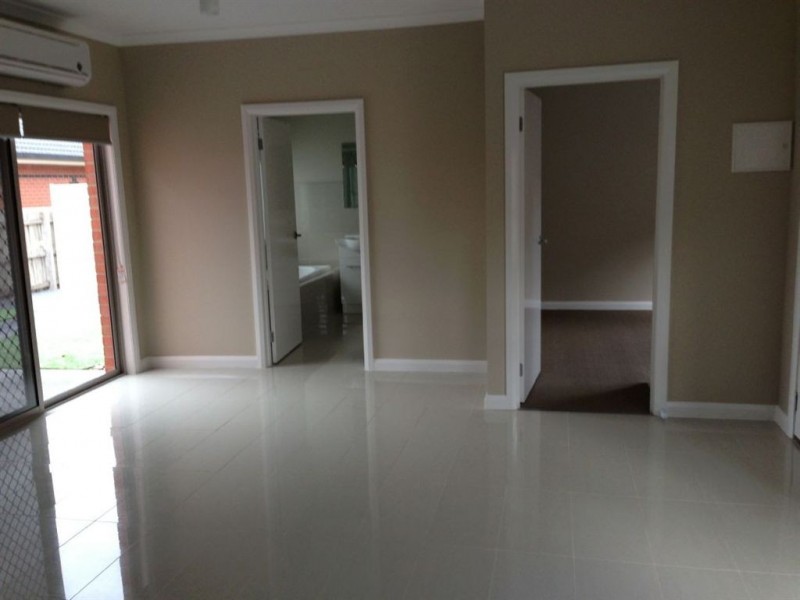 2/37 Darebin Drive, Thomastown VIC 3074