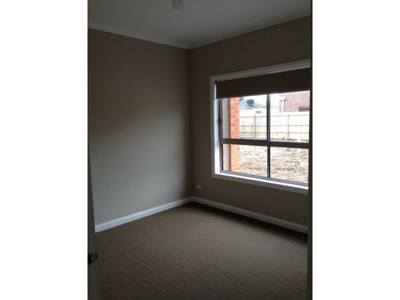 2/37 Darebin Drive, Thomastown VIC 3074