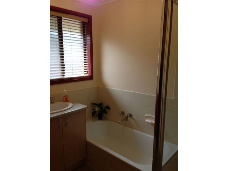 8 Lanark Street, Epping VIC 3076