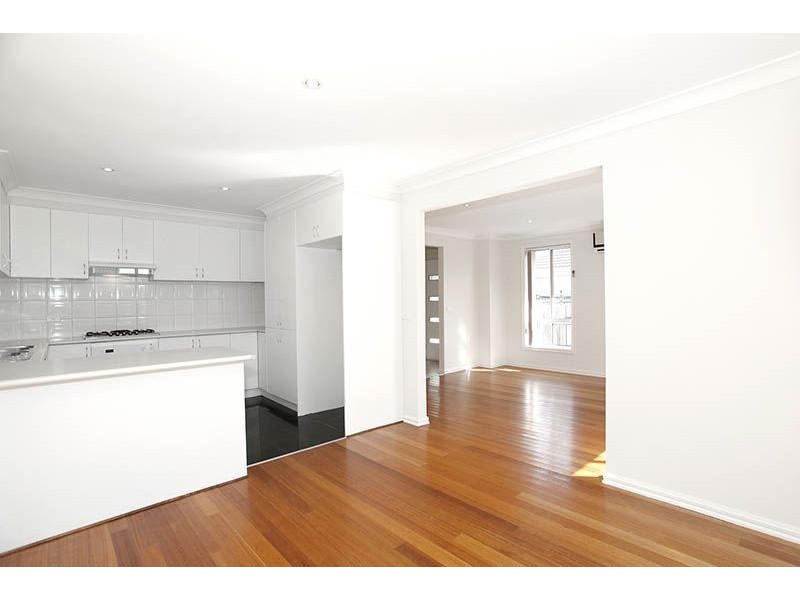 2/112 Mount View Road, Lalor VIC 3075