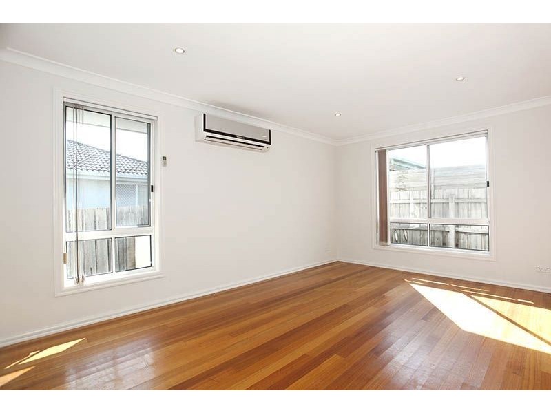 2/112 Mount View Road, Lalor VIC 3075