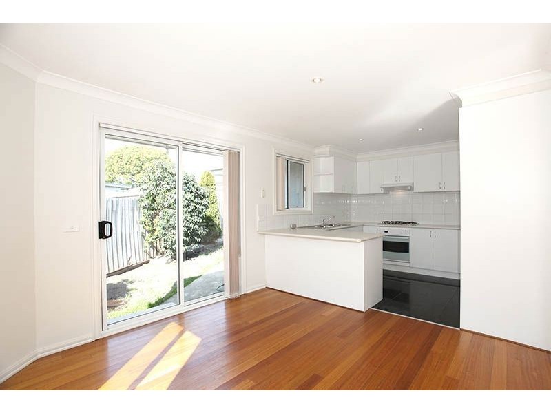 2/112 Mount View Road, Lalor VIC 3075