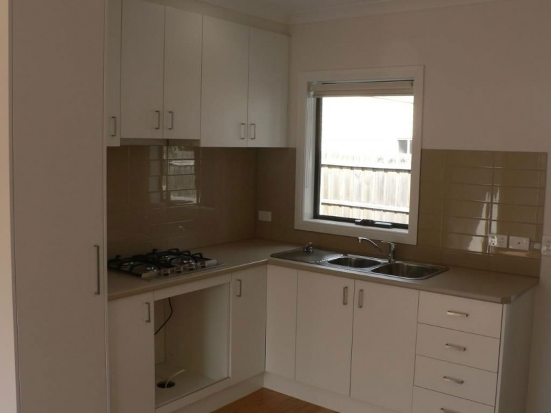 2/13 Edna Street, Thomastown VIC 3074
