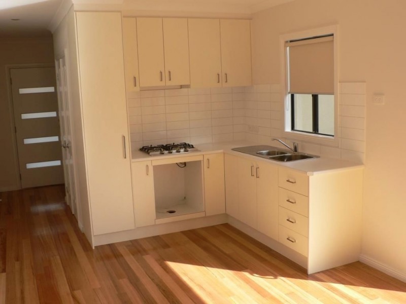4/13 Edna Street, Thomastown VIC 3074