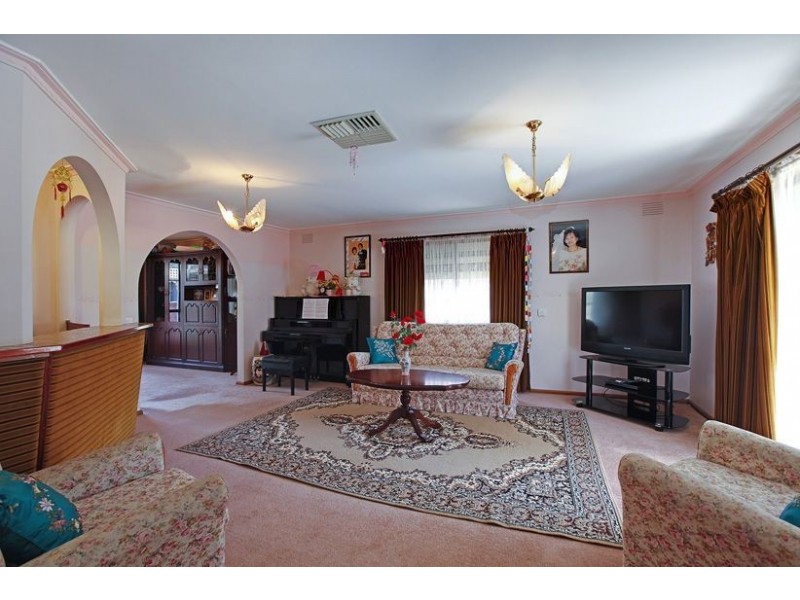 47 Oxford Drive, Thomastown VIC 3074