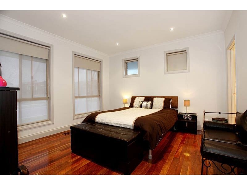 24 Marchmont Rise, Craigieburn VIC 3064