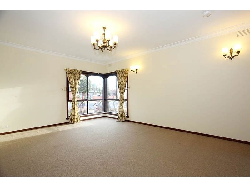 176 Main Street, Thomastown VIC 3074