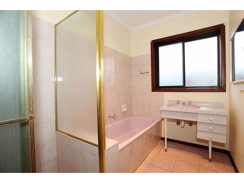 176 Main Street, Thomastown VIC 3074