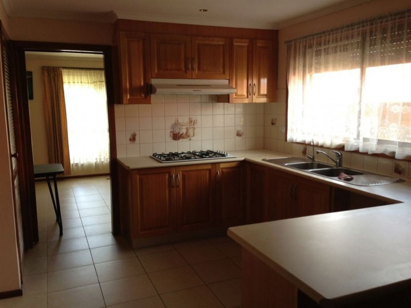 51 Hinkler Drive, Mill Park VIC 3082